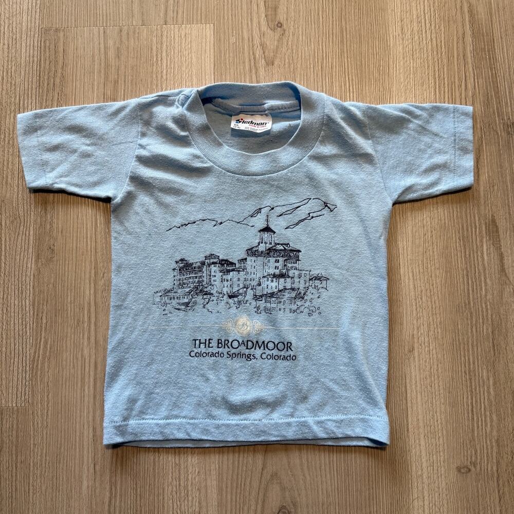 Youth Kids Vintage 80's The Broadmoor Colorado Springs Light Blue Tee Shirt XS
